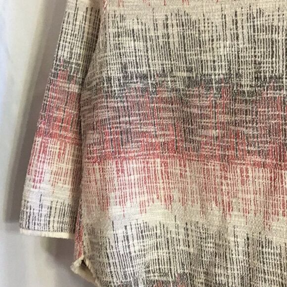 Ladies top with sleeve & hem fringe in size medium - Picture 4 of 11